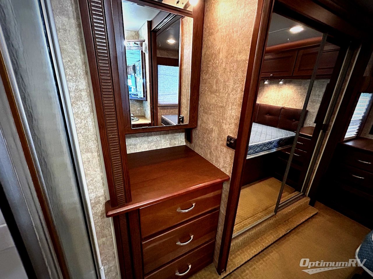 2009 Winnebago Destination 37G Photo 21