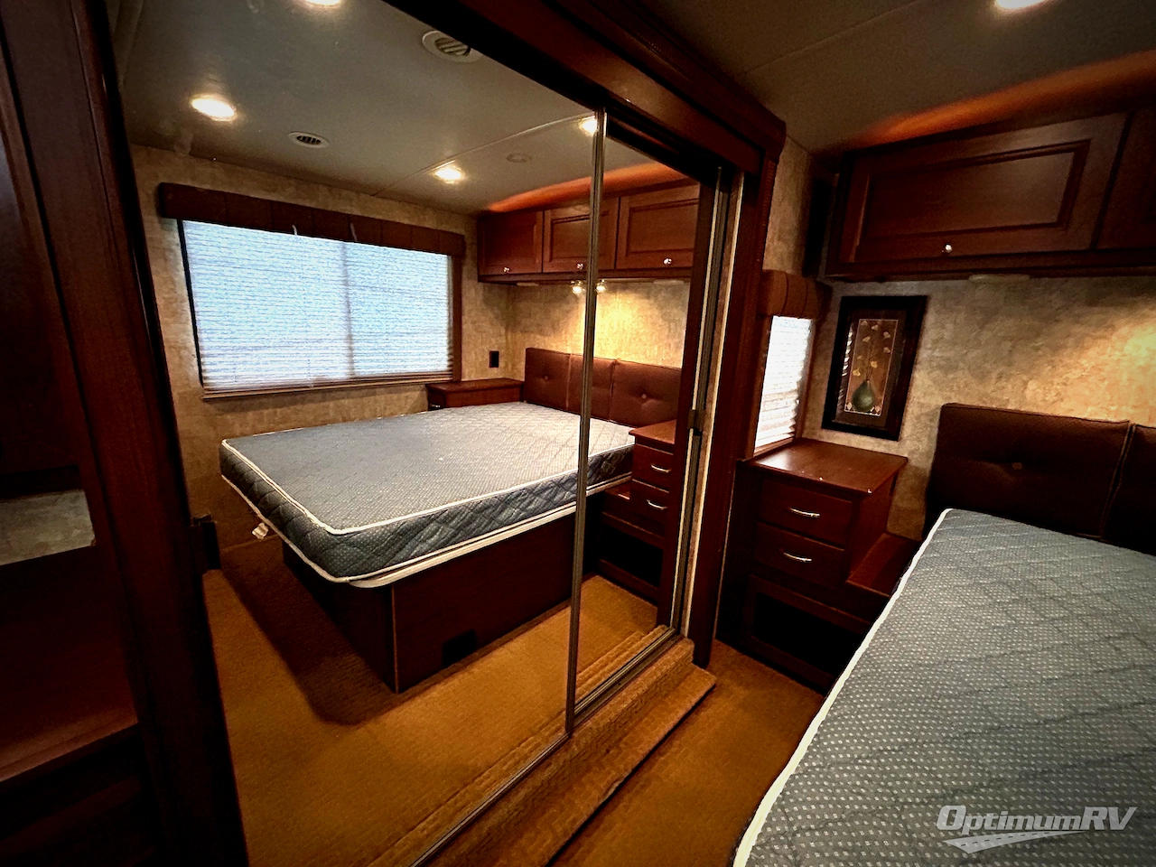 2009 Winnebago Destination 37G Photo 23