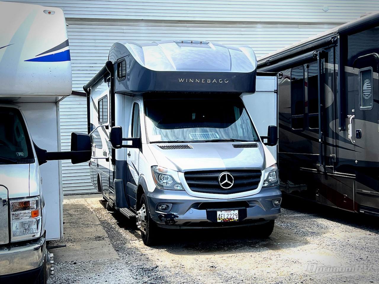 2018 Winnebago Navion 24D Photo 1