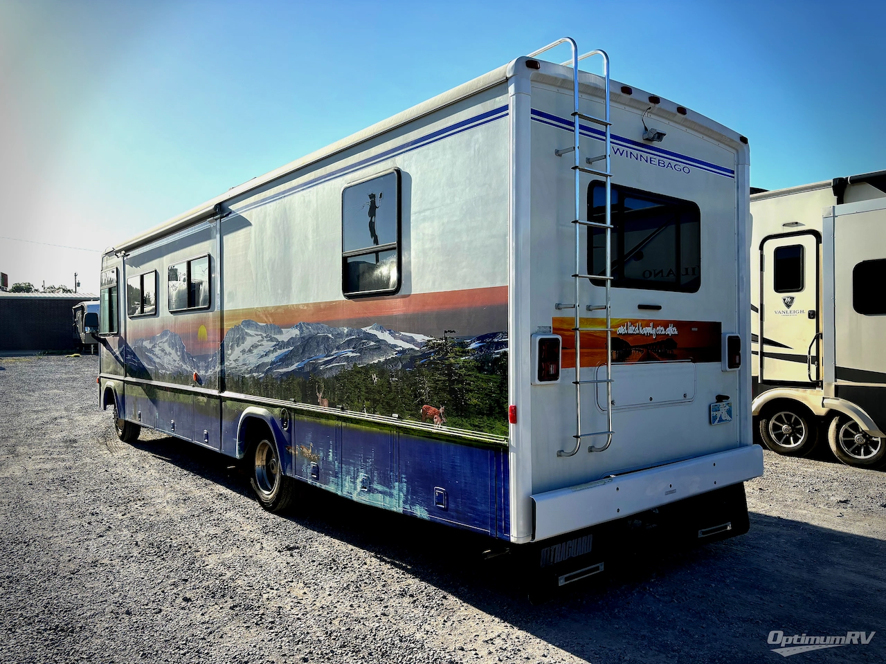 1999 Winnebago Brave 35C Photo 3