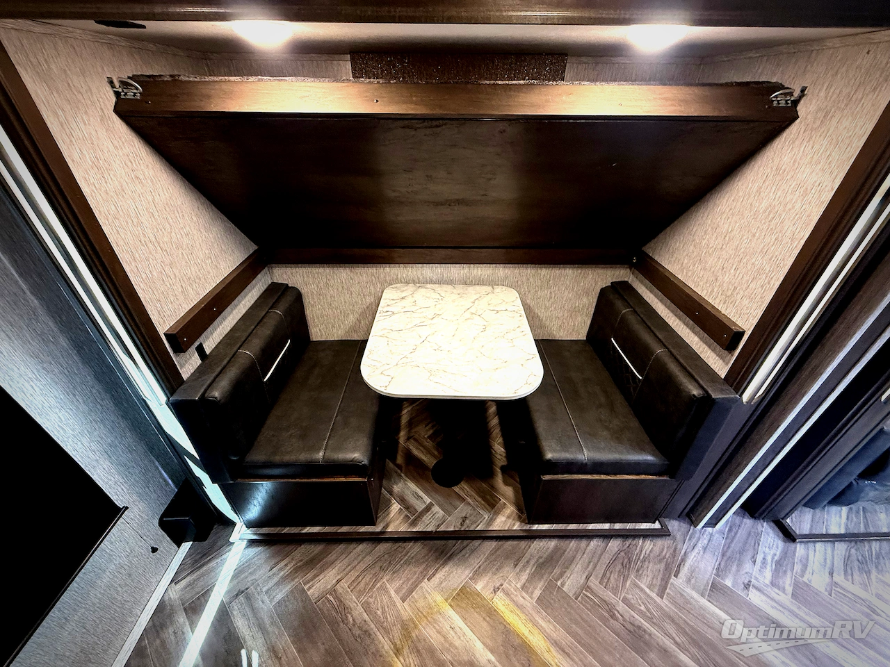 2021 Dutchmen Astoria 3203BH Photo 9