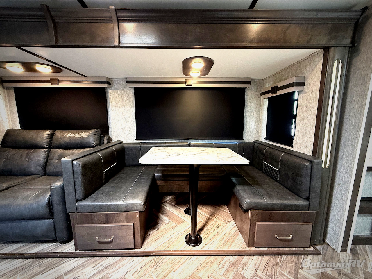 2021 Dutchmen Astoria 3203BH Photo 14