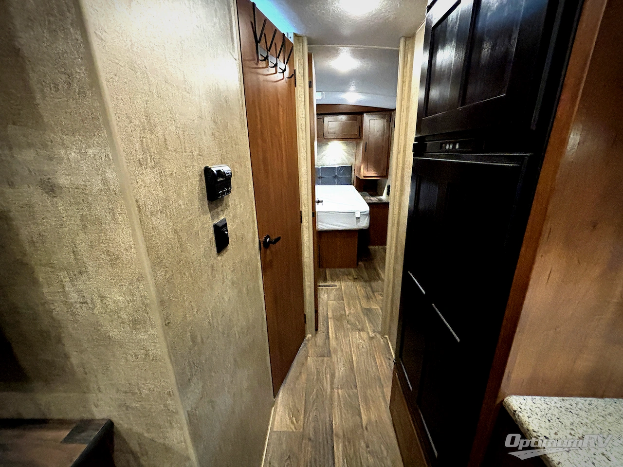 2023 Outdoors RV Black Stone Mountain Series 250RDS Photo 7