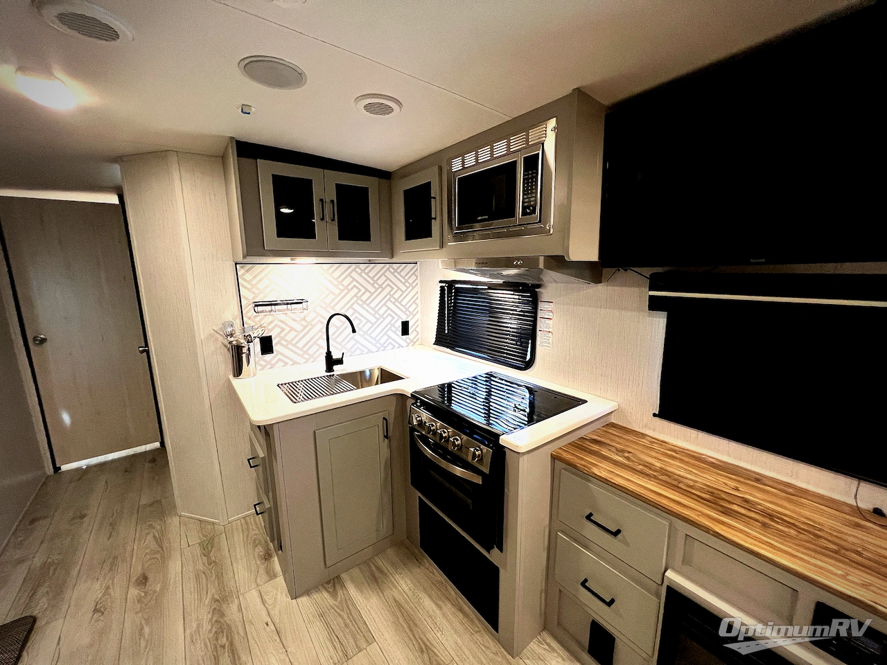 2023 Heartland North Trail 26RLX Photo 7