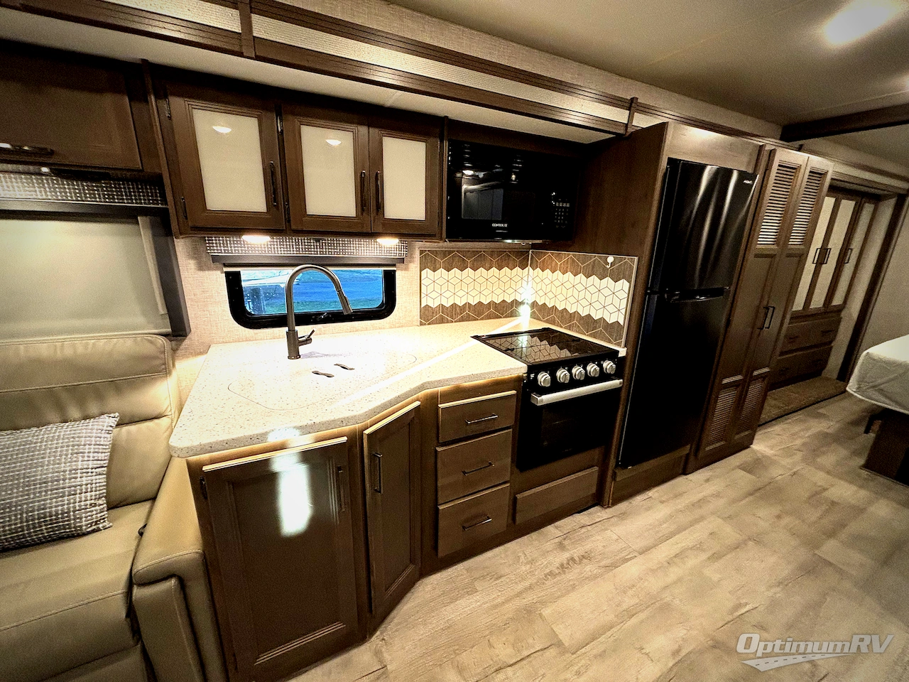 2023 Thor Windsport 34R Photo 5