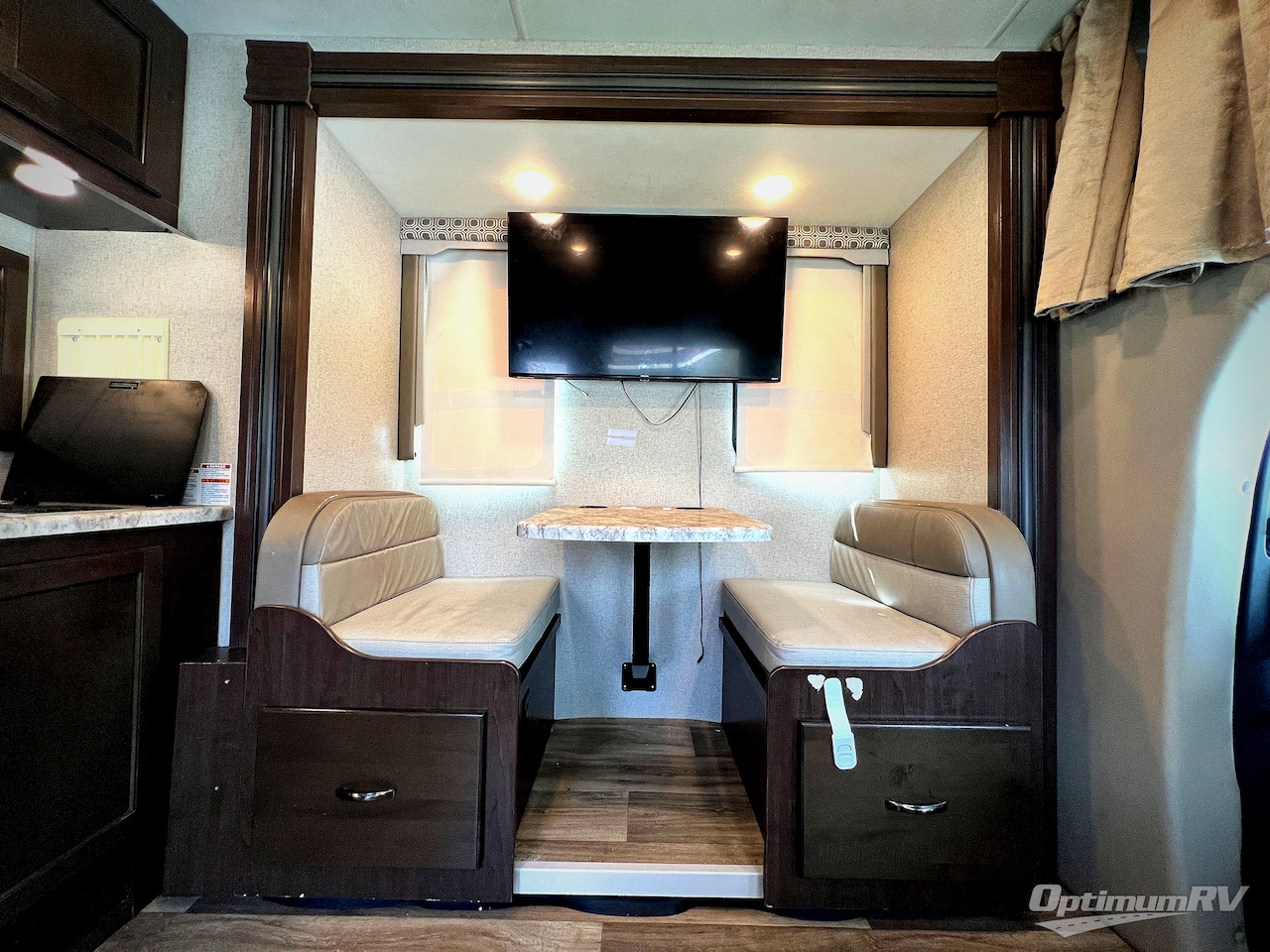 2020 Thor Four Winds Sprinter 24DS Photo 6