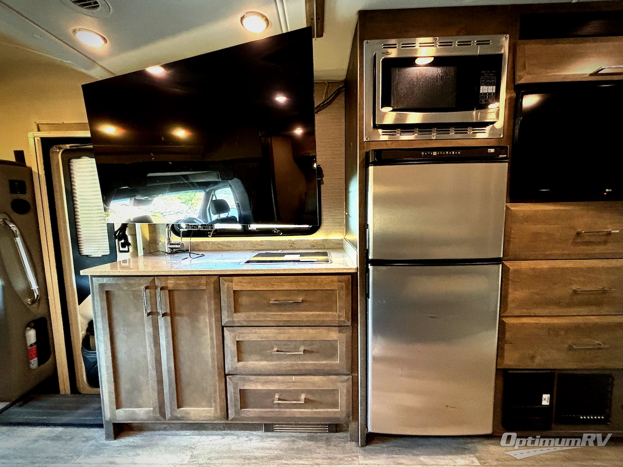 2021 Tiffin Wayfarer 25RW Photo 5