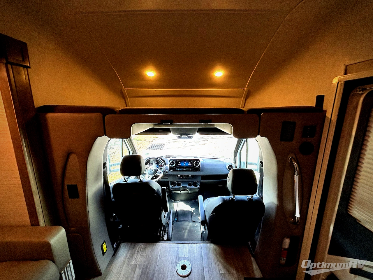 2021 Tiffin Wayfarer 25RW Photo 9