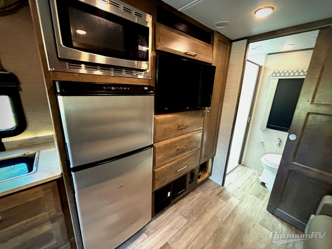 2021 Tiffin Wayfarer 25RW Photo 13