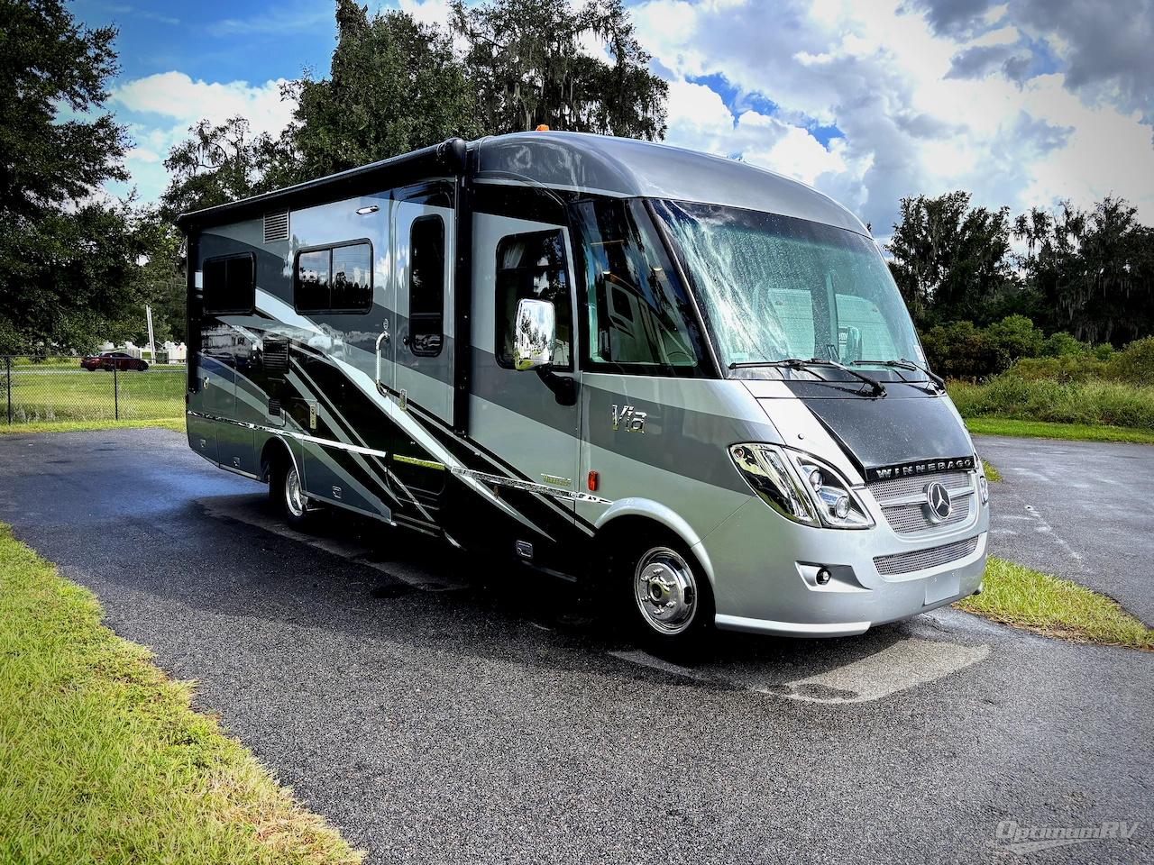 2017 Winnebago Via 25P Photo 1