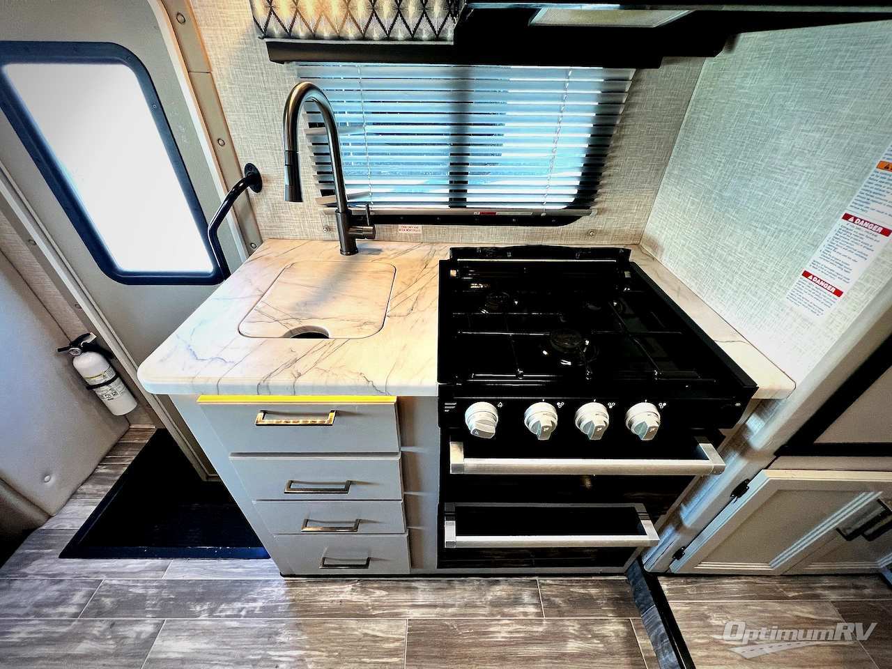 2024 Thor Four Winds 22E Photo 11