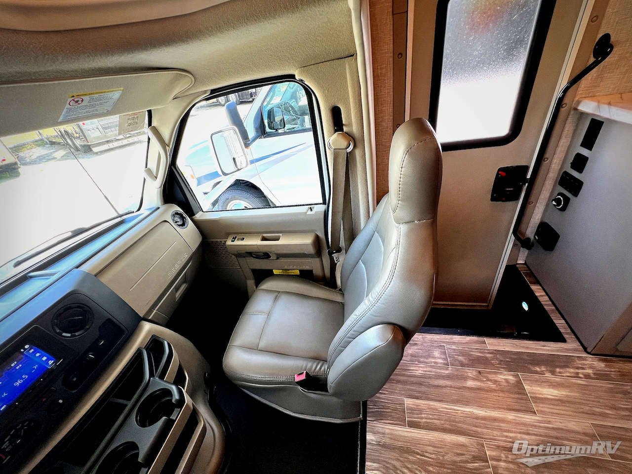 2024 Thor Four Winds 22E Photo 8