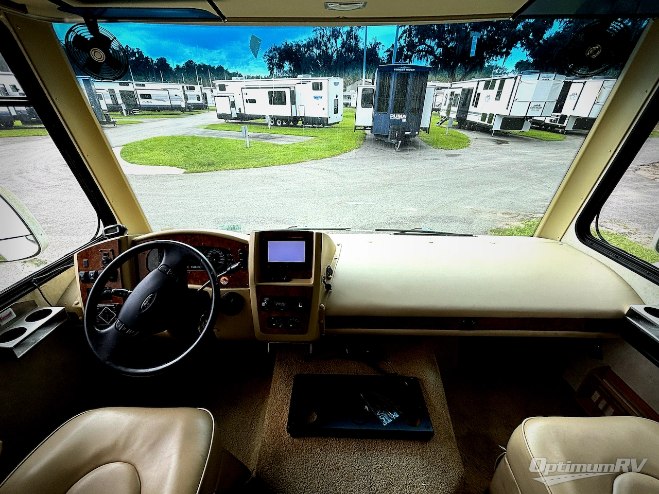 2012 Coachmen Mirada 34BH Photo 8