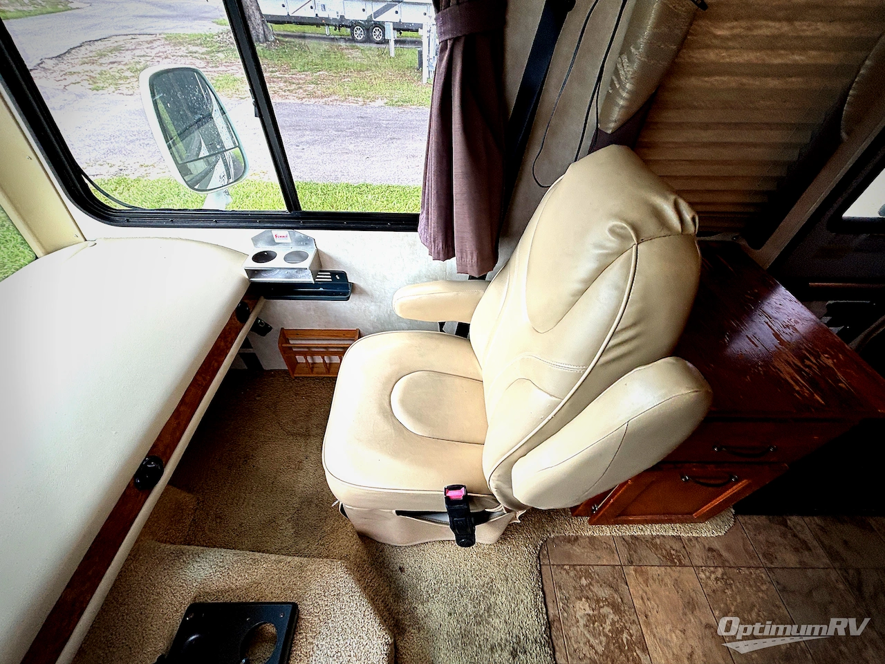 2012 Coachmen Mirada 34BH Photo 9