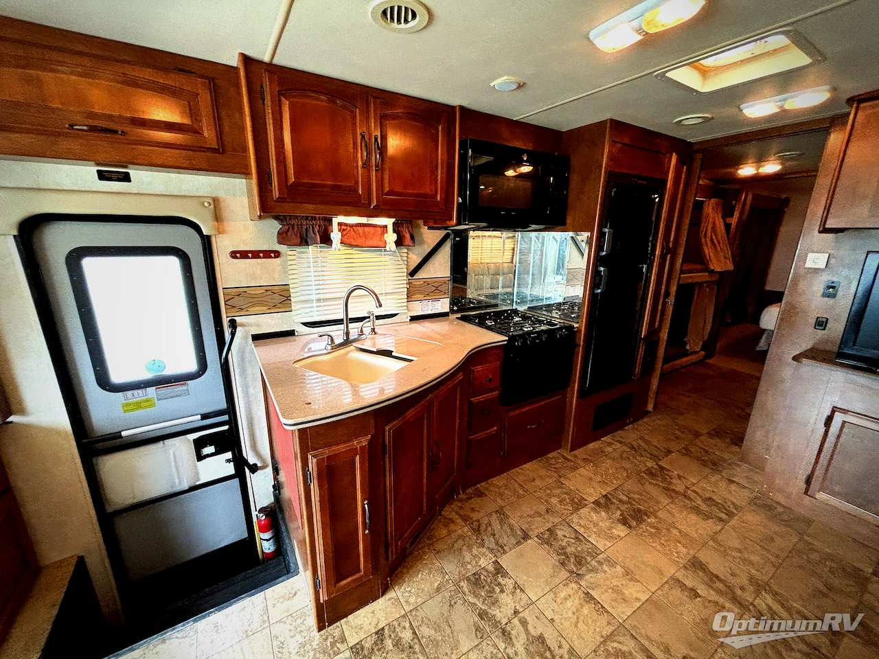 2012 Coachmen Mirada 34BH Photo 11