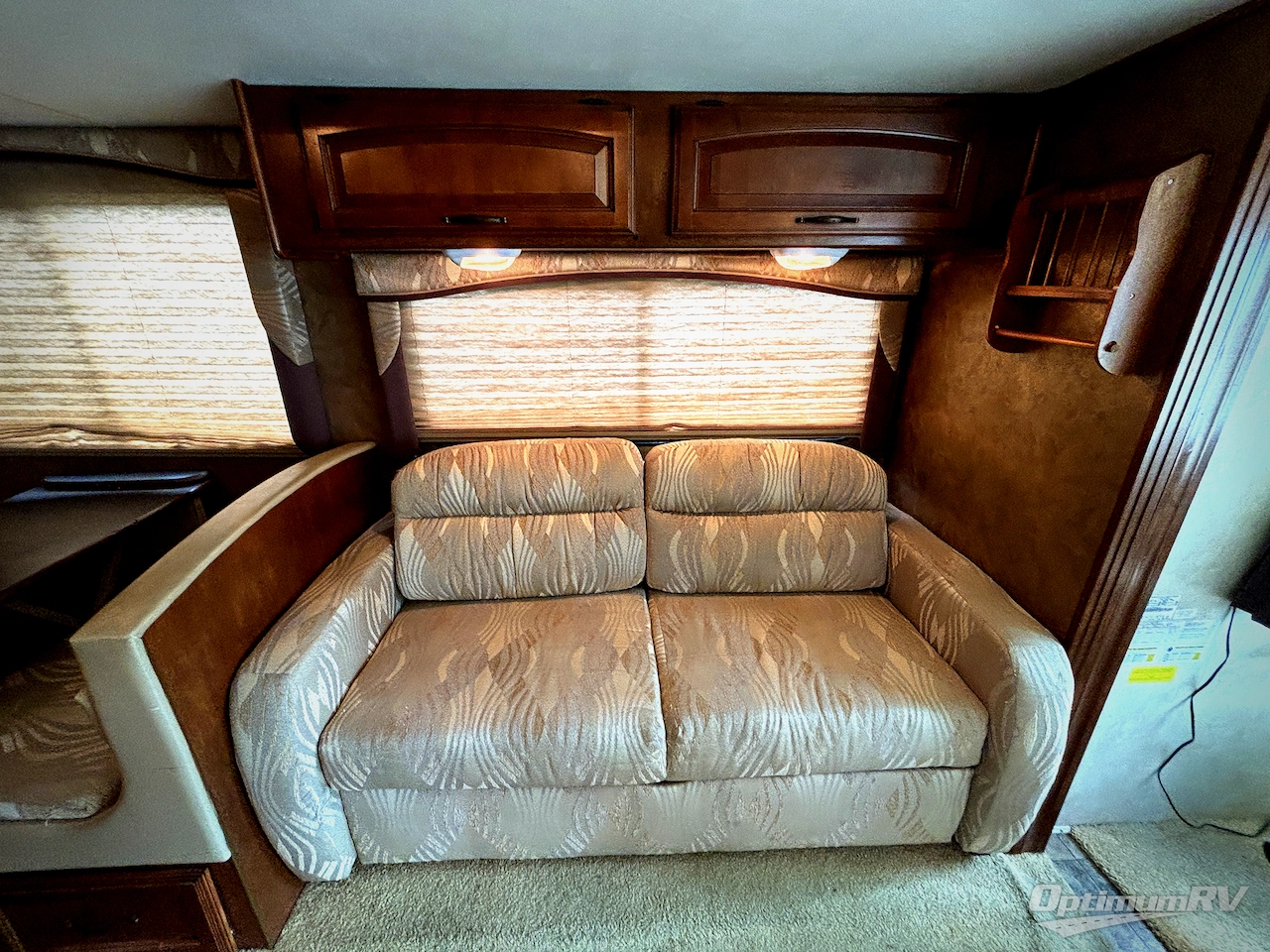 2012 Coachmen Mirada 34BH Photo 12