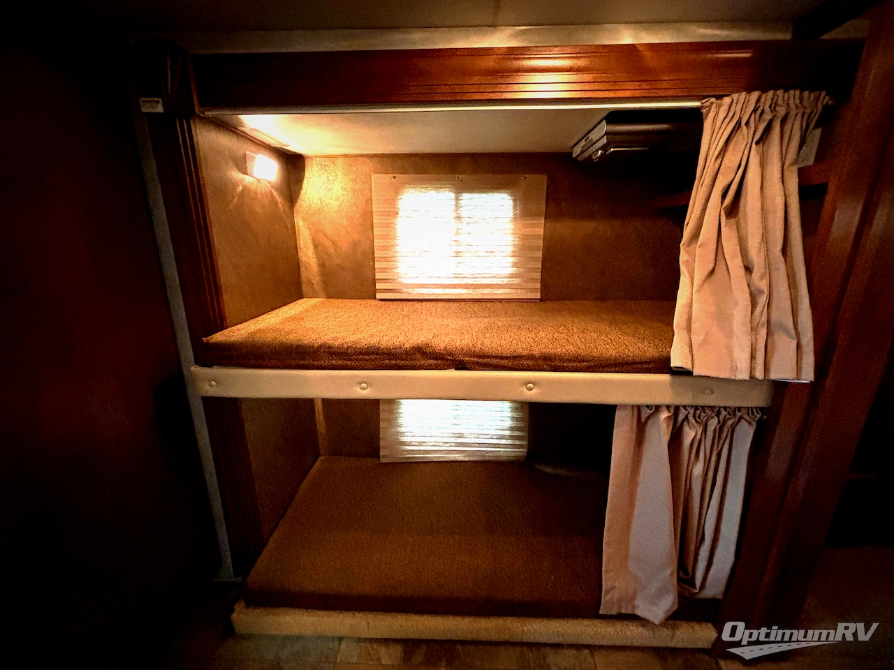 2012 Coachmen Mirada 34BH Photo 16