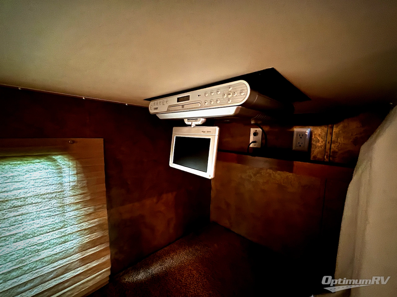 2012 Coachmen Mirada 34BH Photo 20