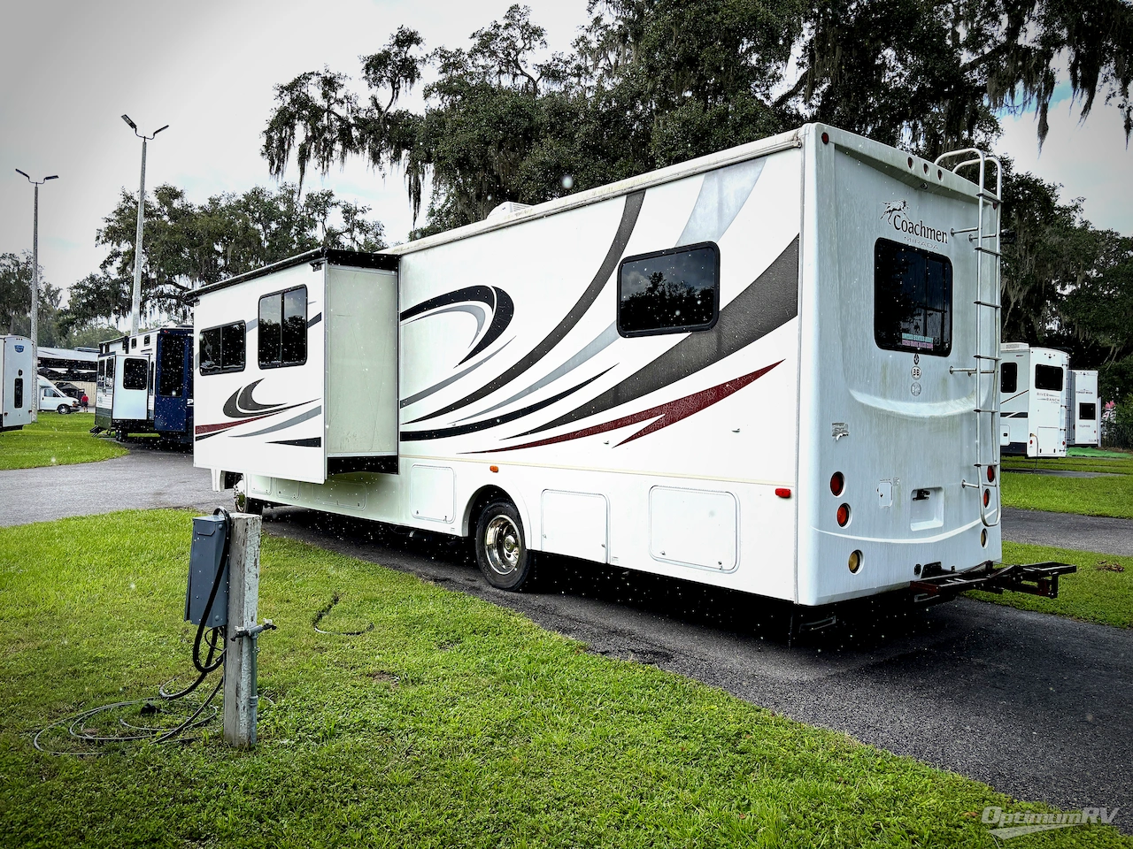 2012 Coachmen Mirada 34BH Photo 3