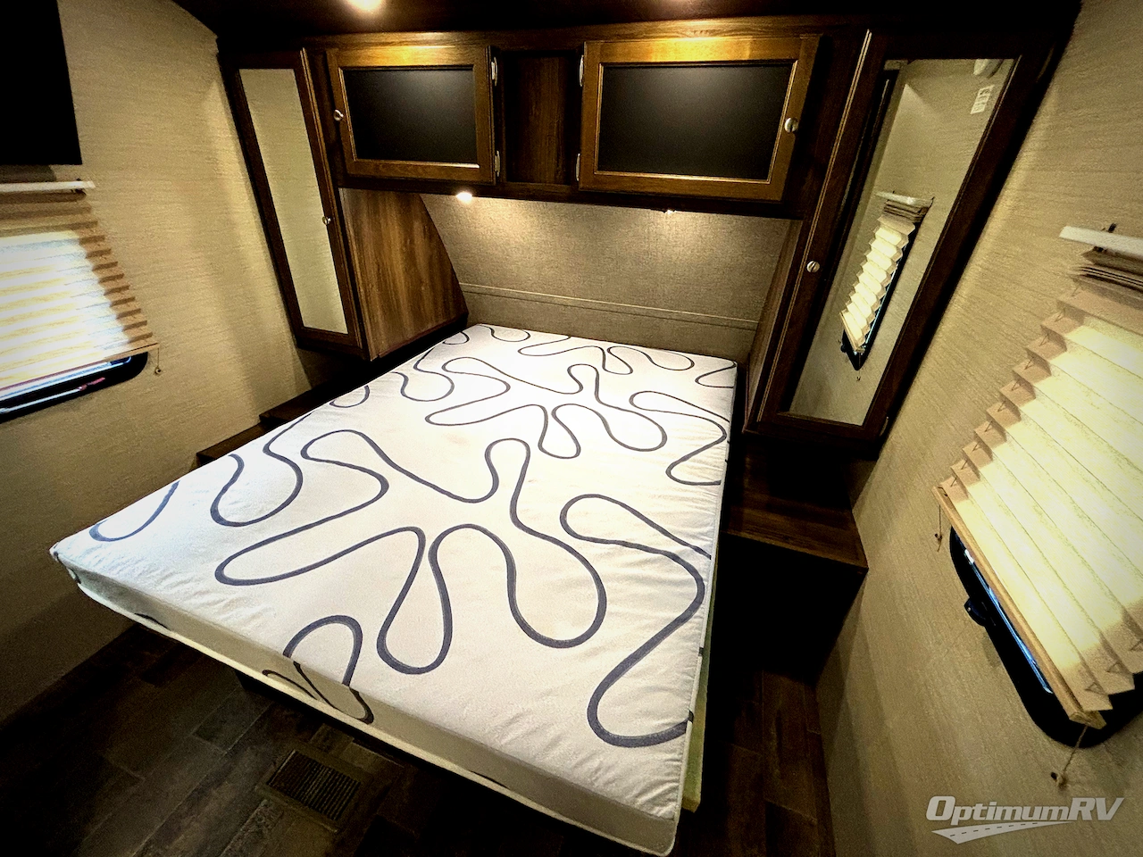 2017 Keystone Premier Ultra Lite 30RIPR Photo 8