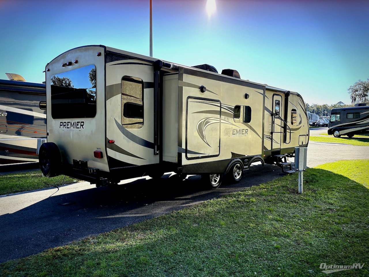 2017 Keystone Premier Ultra Lite 30RIPR Photo 2