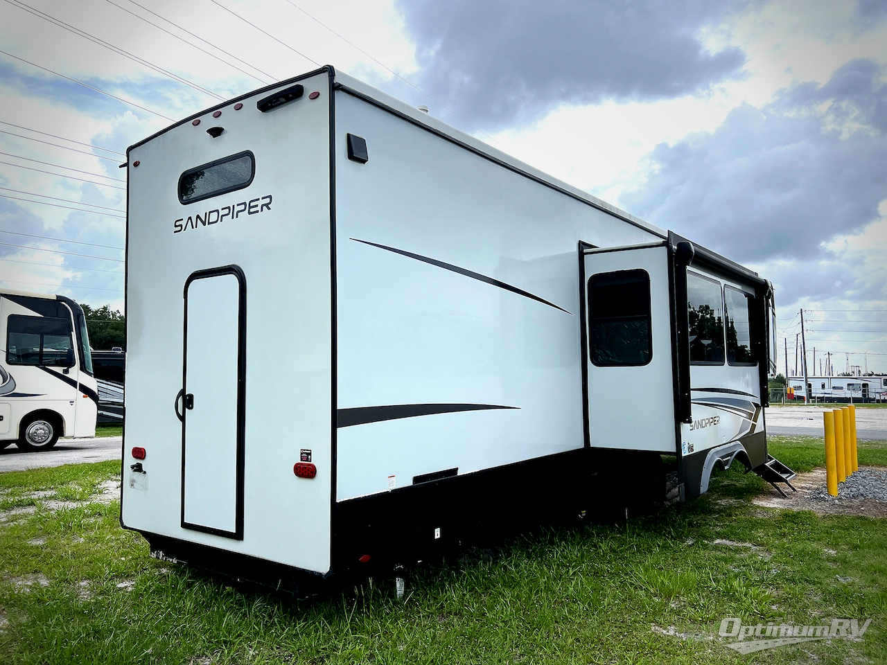 2024 Forest River Sandpiper 4002FB Photo 3