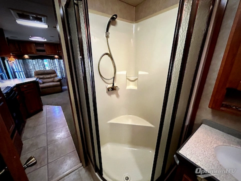 2007 Holiday Rambler Presidential 34SKD RV Photo 3