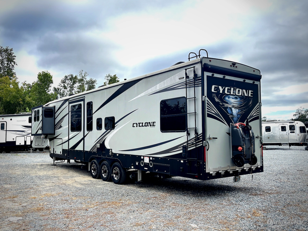 2021 Heartland Cyclone 4006 Photo 3