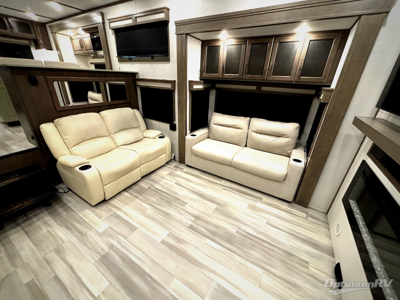 2024 Grand Design Solitude 390RK Photo 17