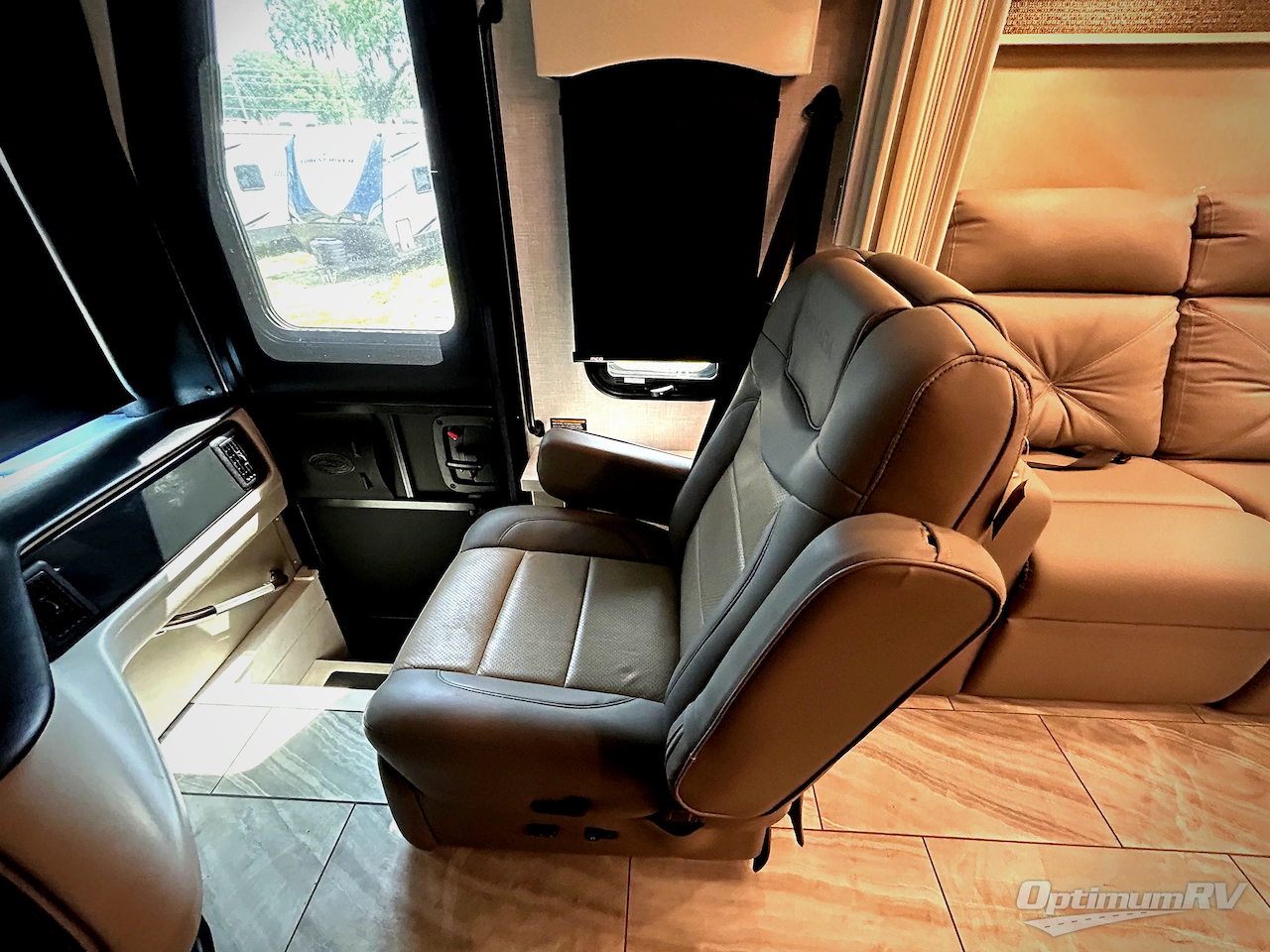 2024 Holiday Rambler Armada 40M Photo 9