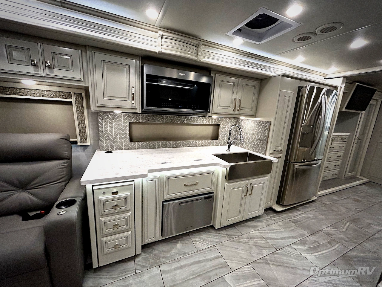 2024 Holiday Rambler Armada 40M Photo 12