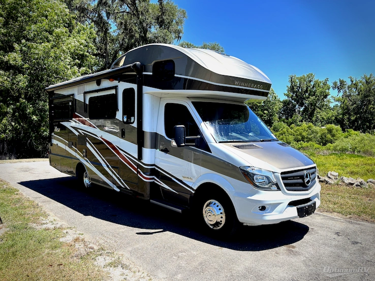 2017 Winnebago View 24J RV Photo 1