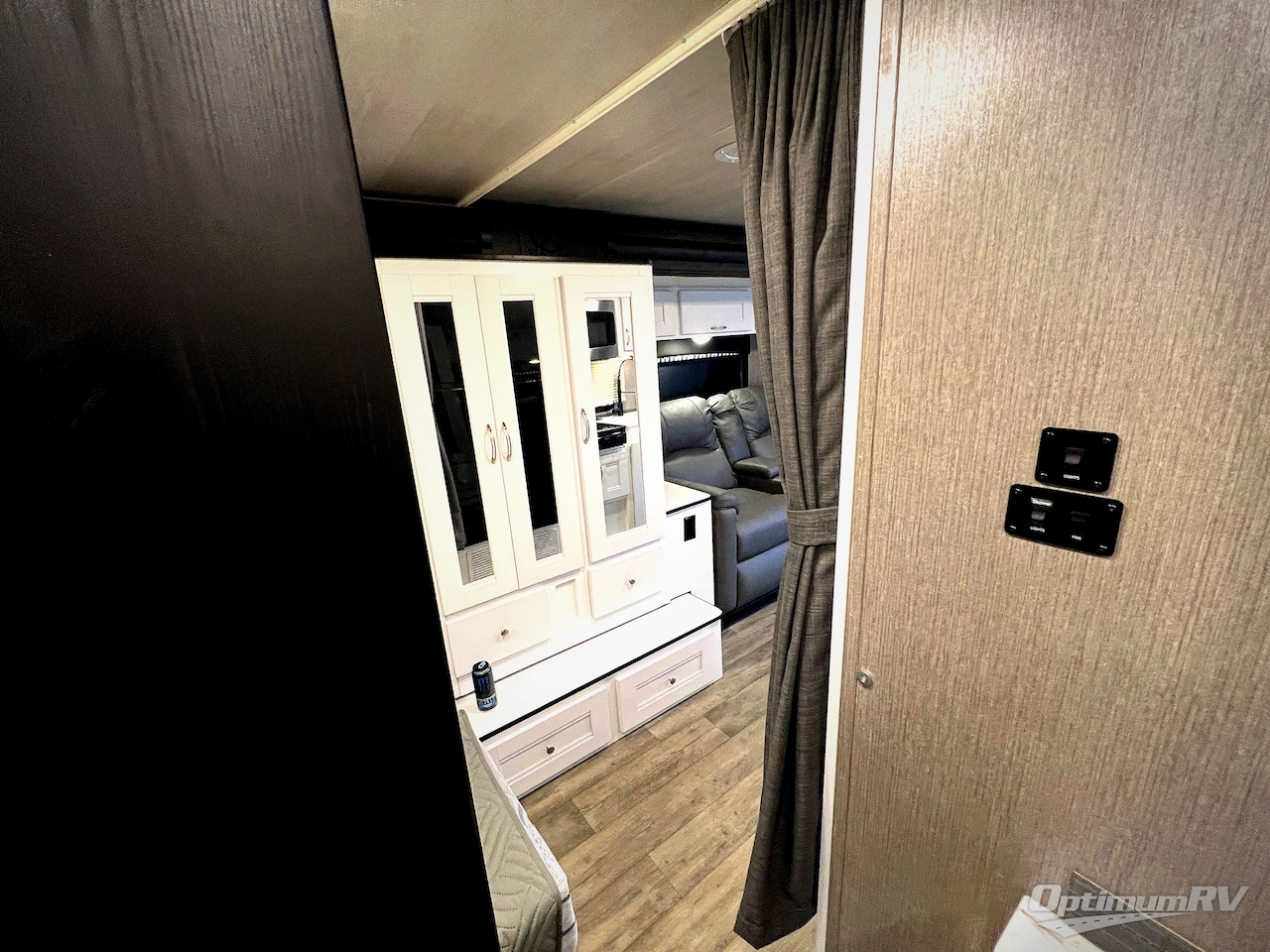 2024 NeXus Viper 25V Photo 30