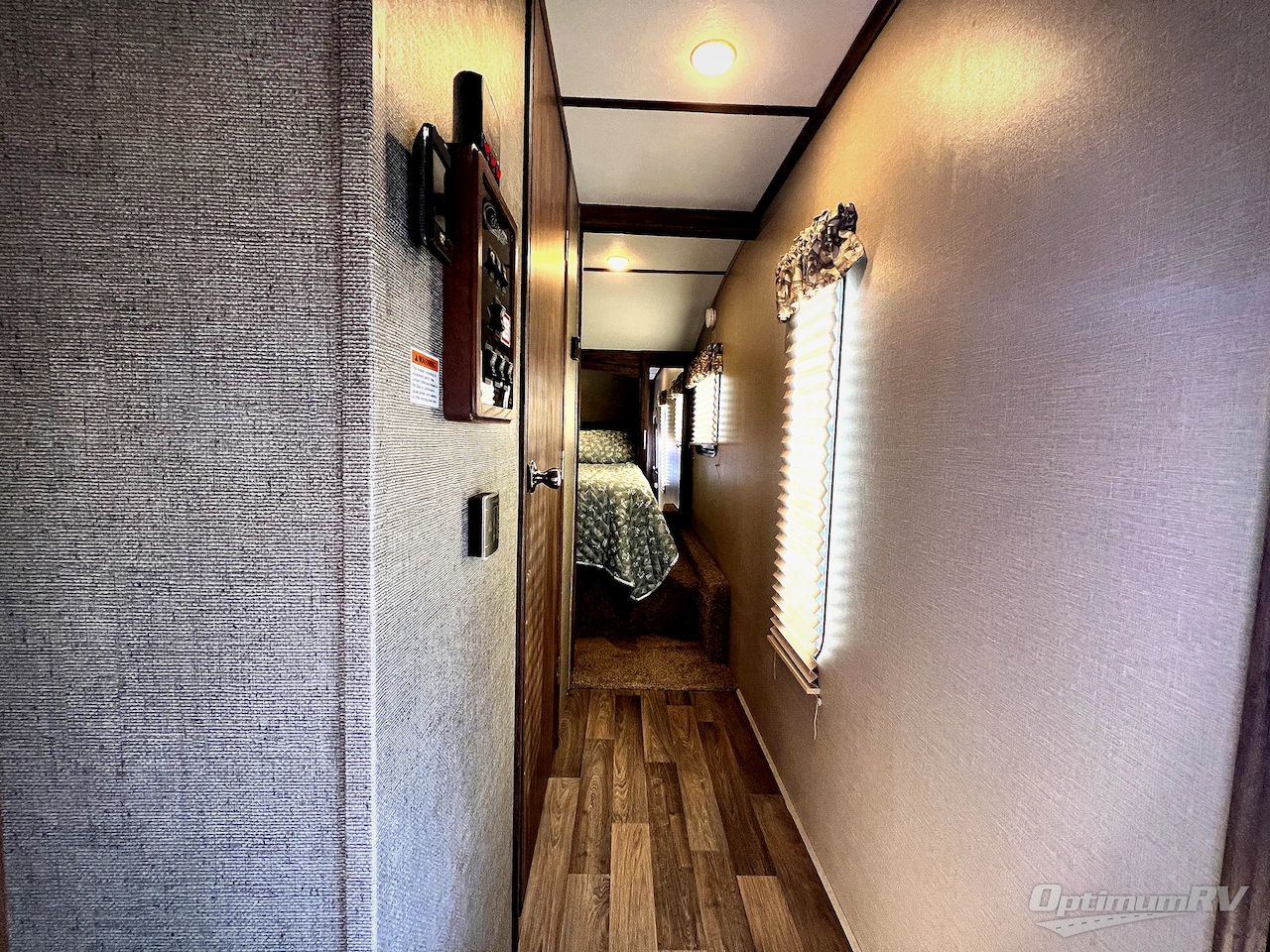 2017 Keystone Cougar X-Lite 29RES Photo 16