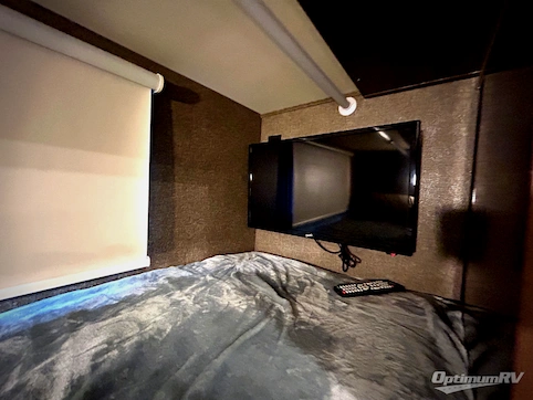 2019 Thor Miramar 37.1 RV Photo 3