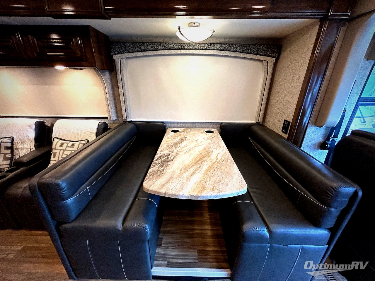 2019 Thor Miramar 37.1 Photo 11