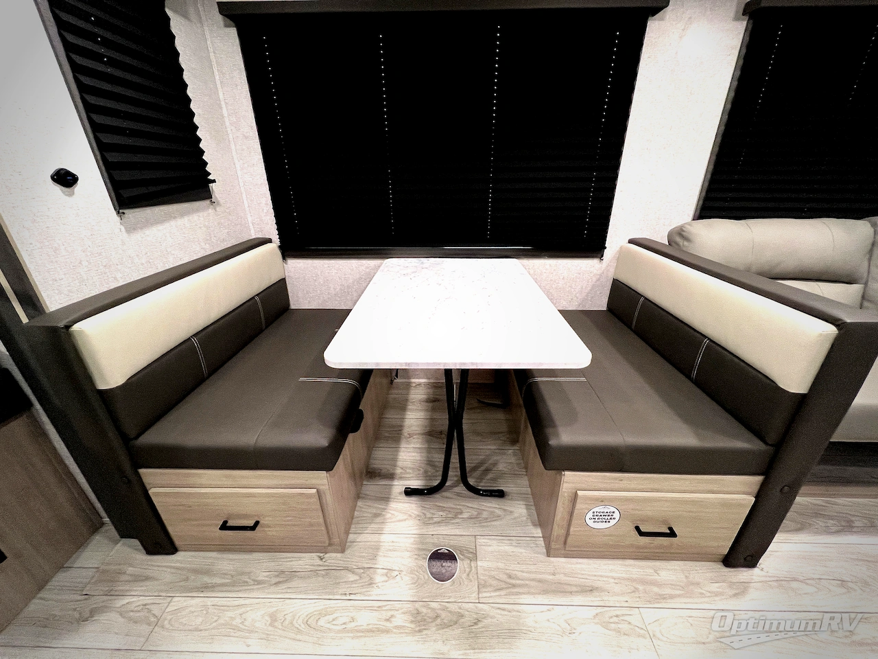 2026 East To West Della Terra 275BH Photo 23