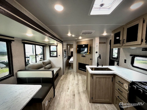 2026 East To West Della Terra 275BH RV Photo 2