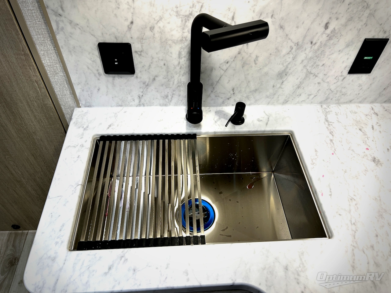 2026 East To West Della Terra 251RD Photo 17