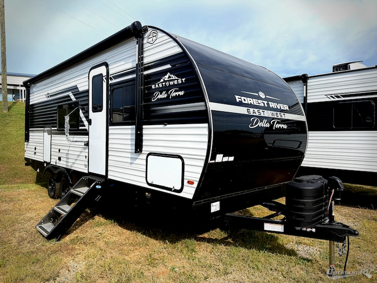 2026 East To West Della Terra 221ML RV Photo 1