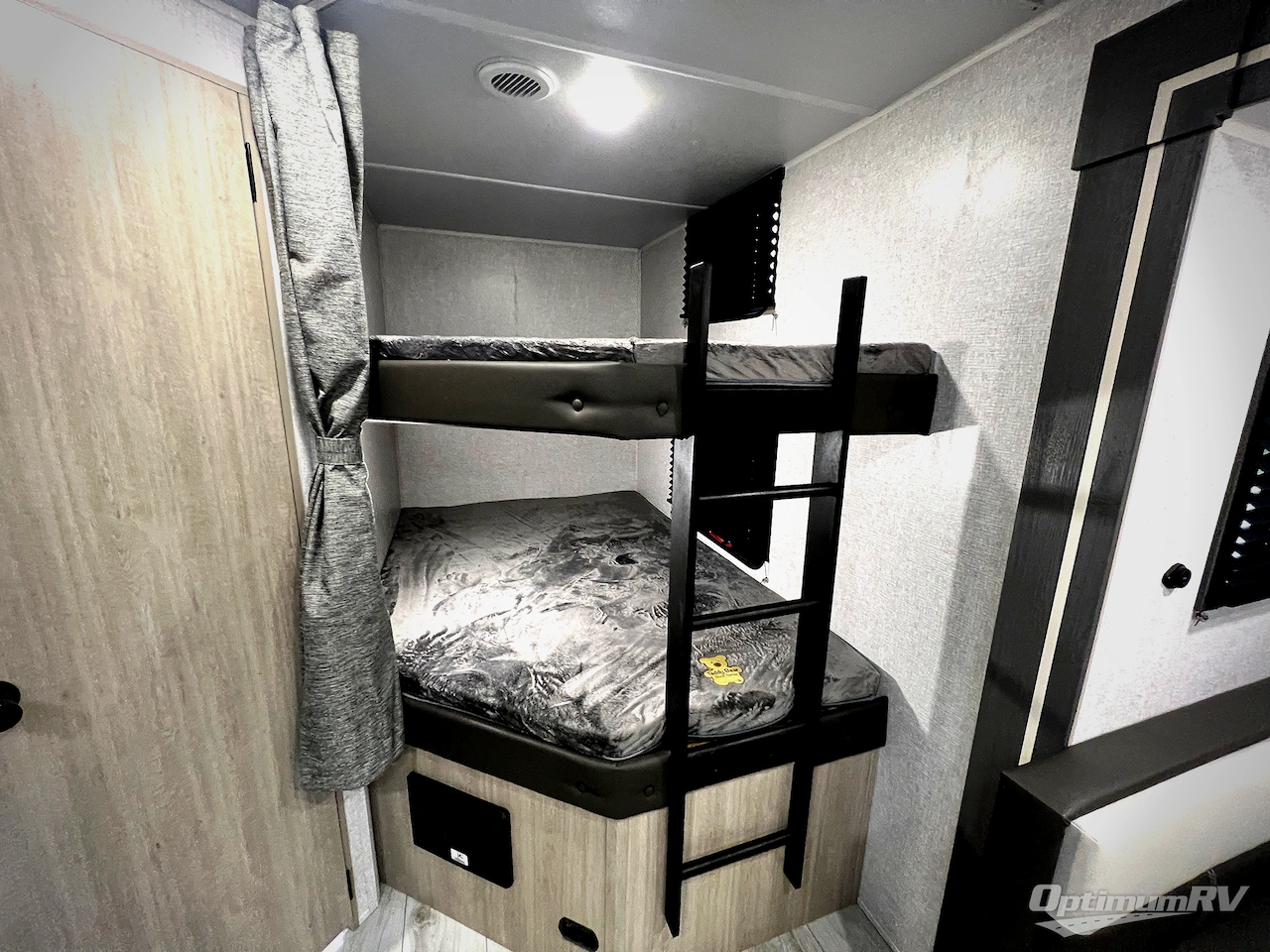 2026 East To West Della Terra 241BH Photo 13