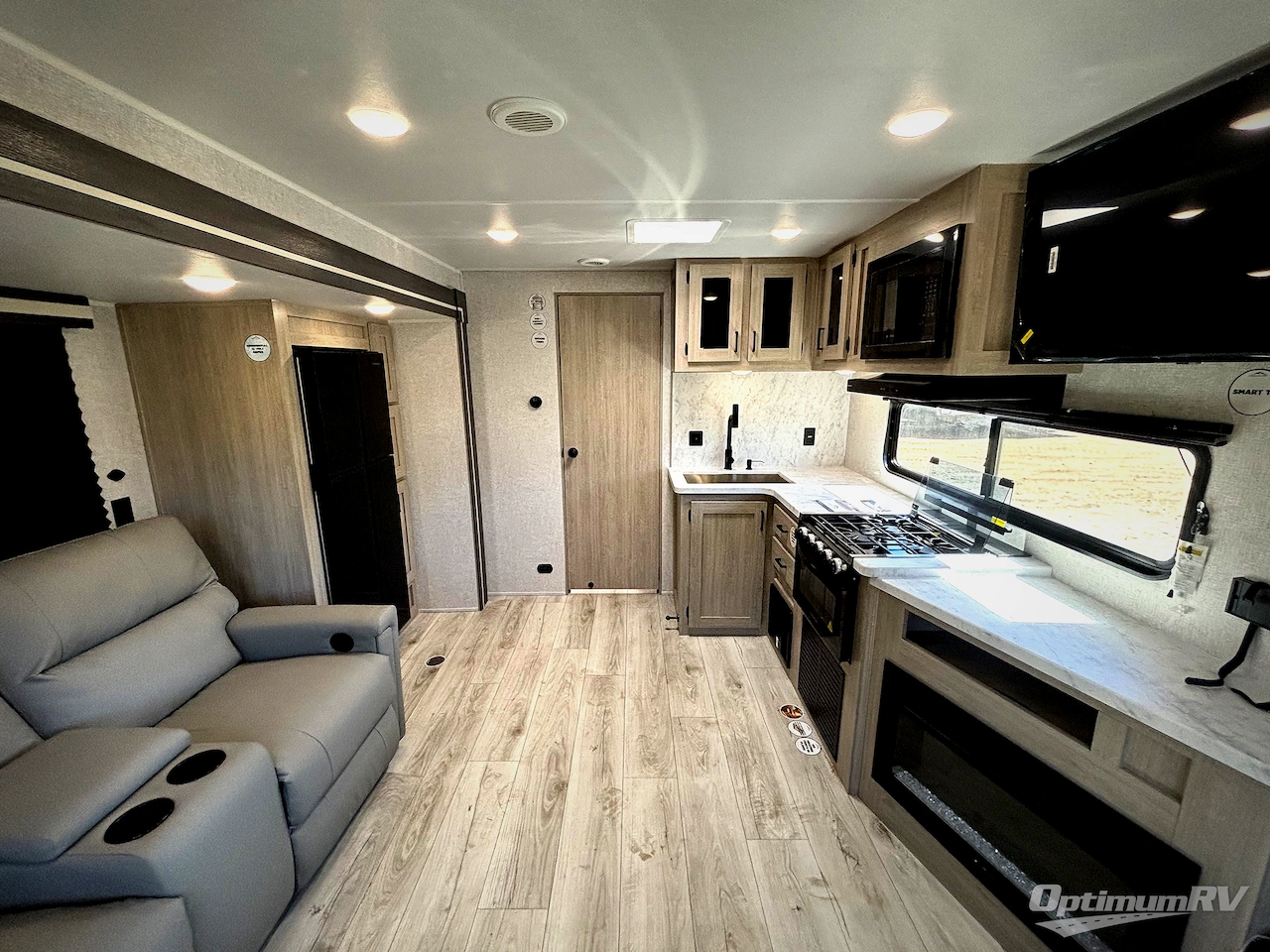 2026 East To West Della Terra 251RD Photo 4