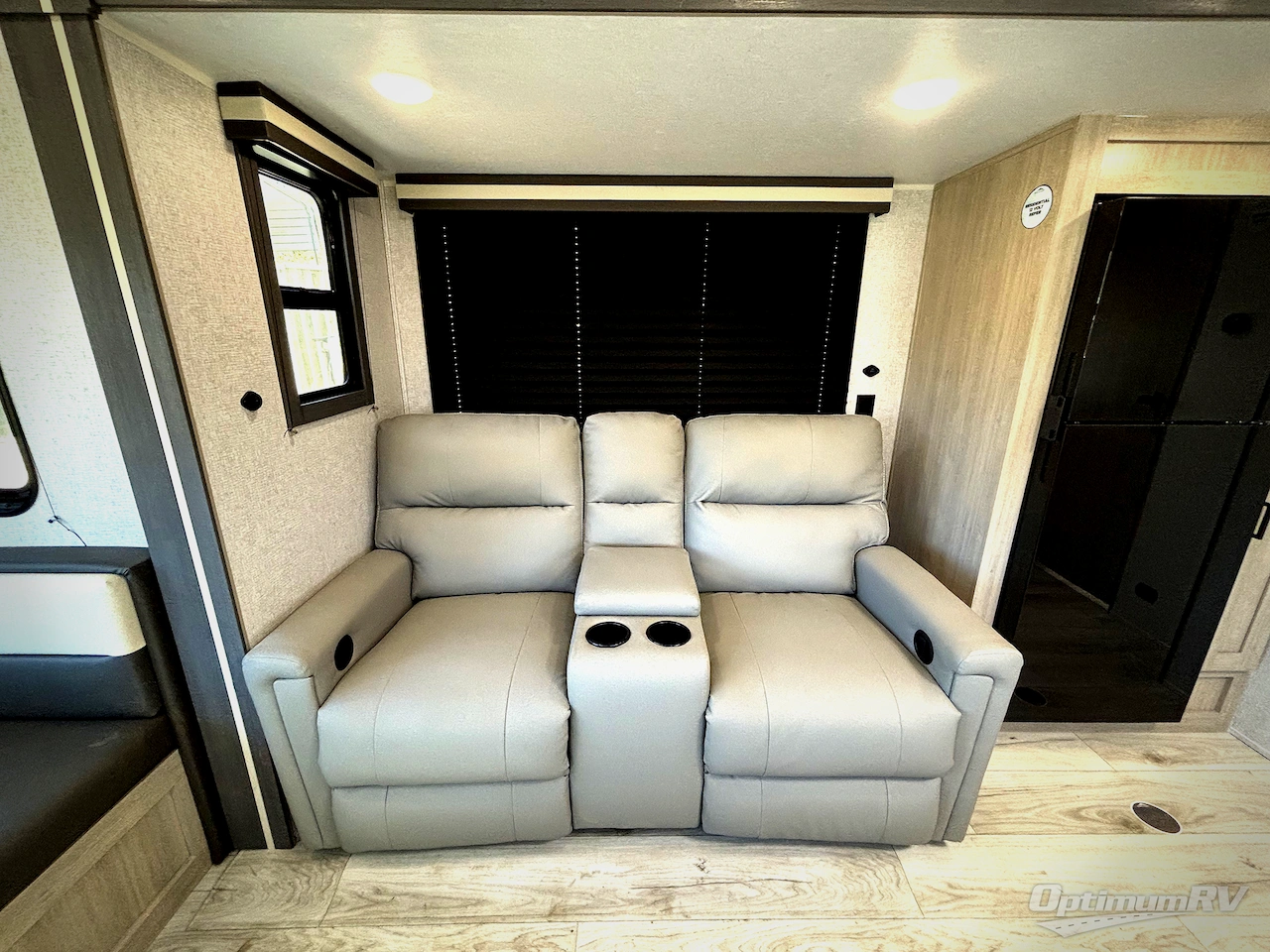 2026 East To West Della Terra 251RD Photo 14