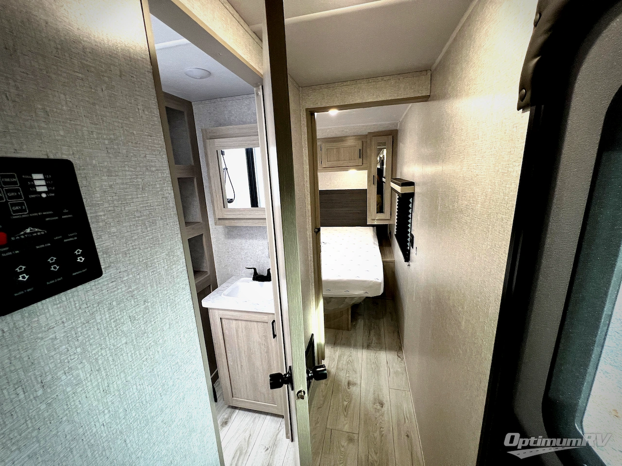 2026 East To West Della Terra 272RL Photo 8