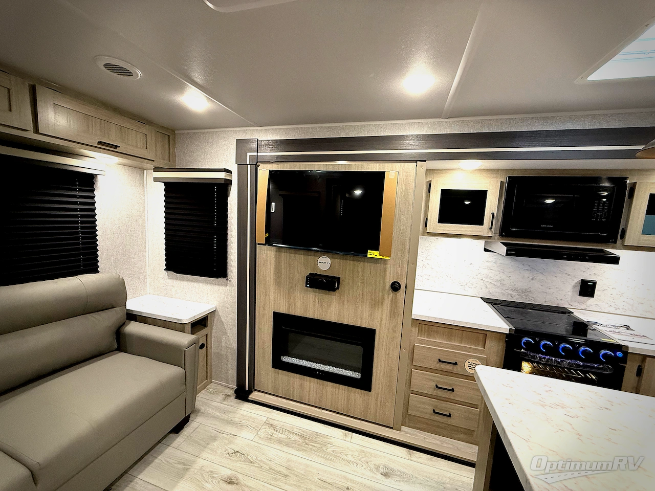 2026 East To West Della Terra 272RL Photo 9