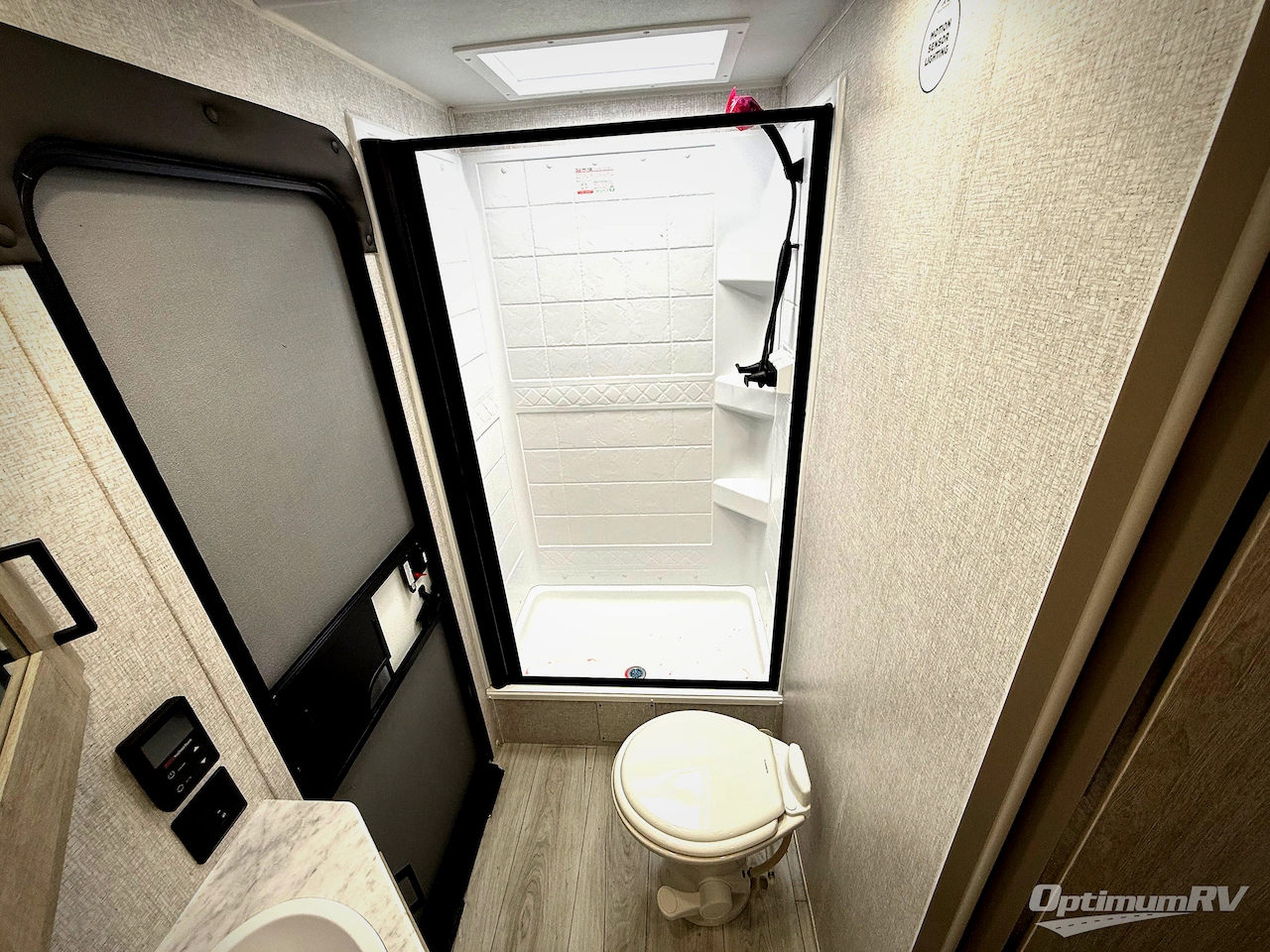 2026 East To West Della Terra 241BH Photo 13