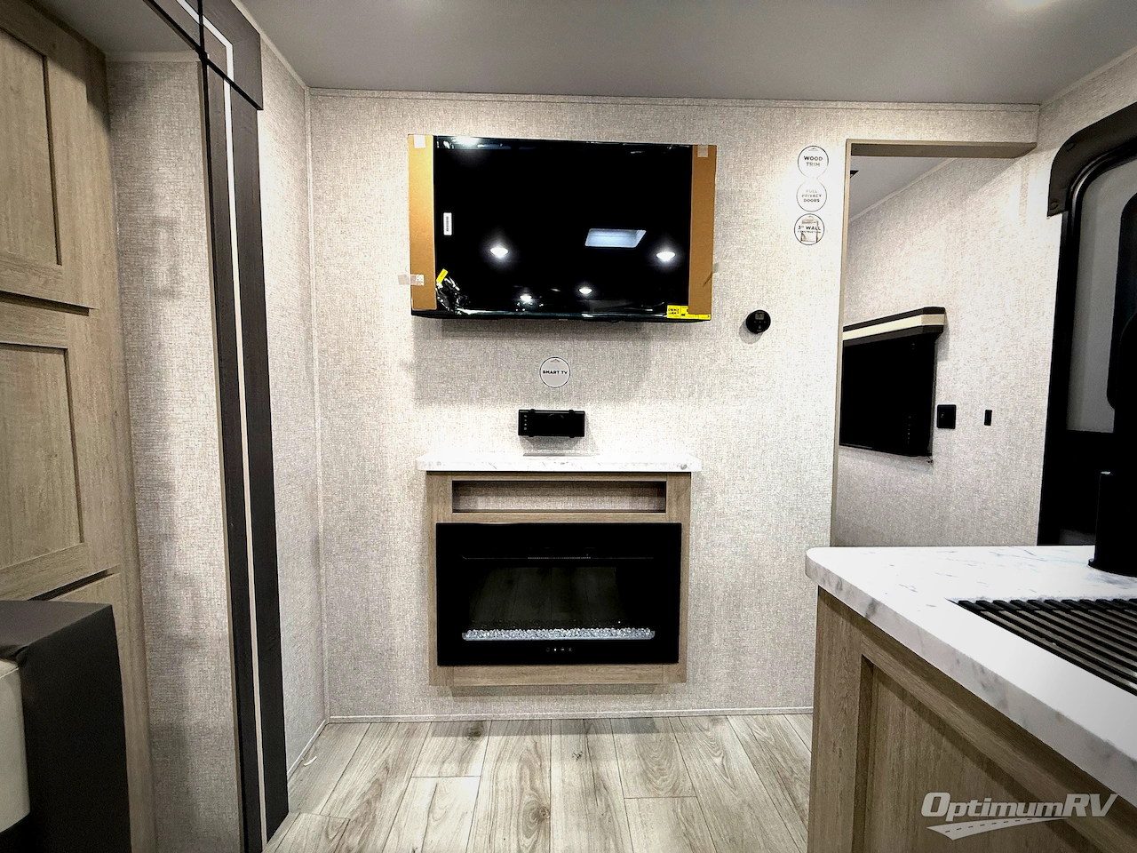 2026 East To West Della Terra 241BH Photo 15