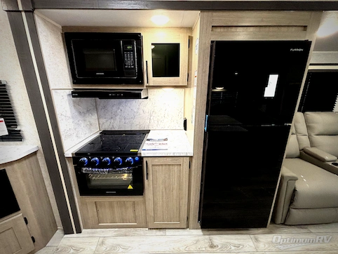 2026 East To West Della Terra 221ML RV Photo 4