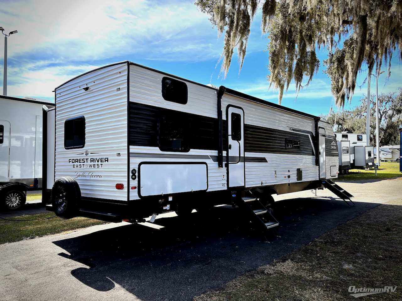 2026 East To West Della Terra 312BH Photo 2
