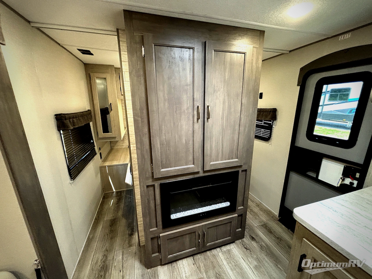 2025 Coachmen Catalina Legacy Edition 243RBS Photo 7